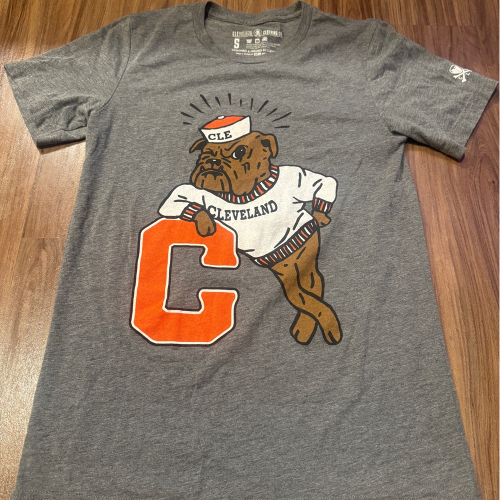 Gray Cleveland Graphic T-Shirt